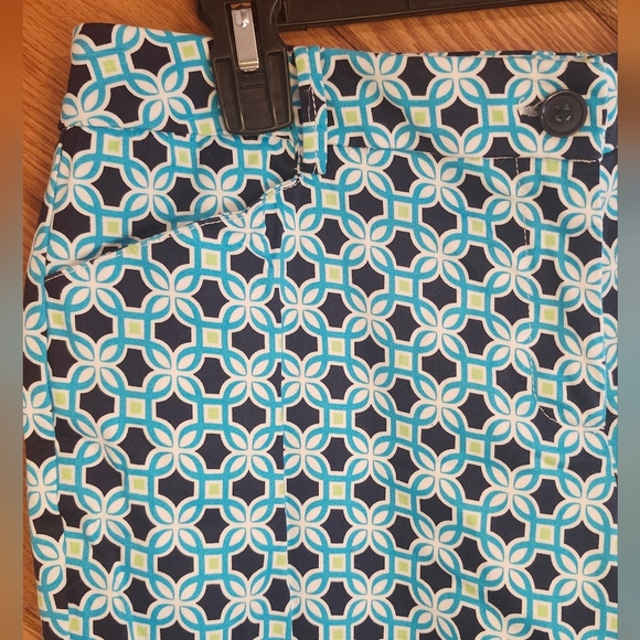 New York & Company Size 8 Cropped Blue and Black Geometric Print Pants - Picture 3 of 10